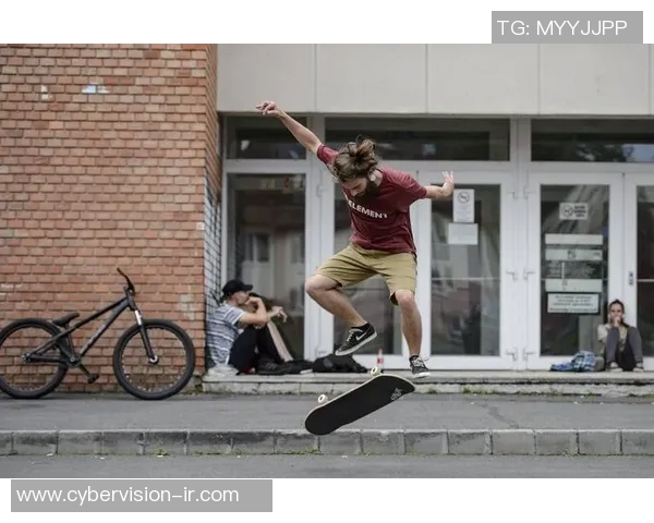 赵秀英亲述滑板技巧与心得分享助你轻松入门滑板世界