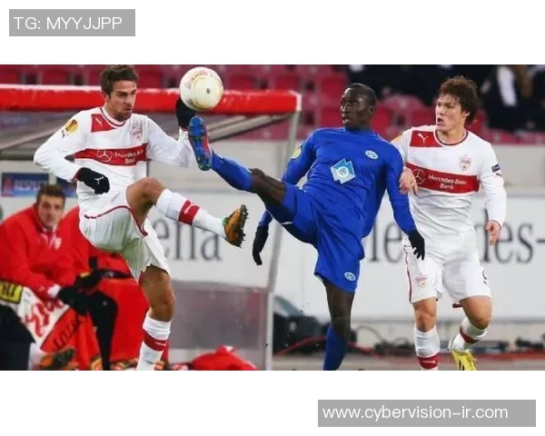 莫尔德与费伦茨的巅峰对决谁能笑到最后探讨战术与球员表现