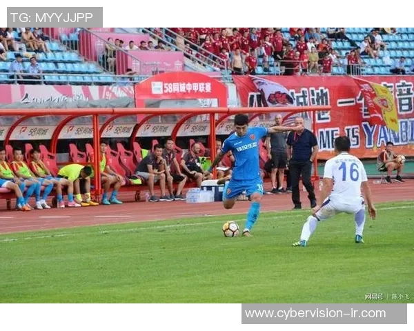 梅县铁汉迎战武汉卓尔争夺中甲联赛重要积分的激烈对决 梅县铁汉迎战武汉卓尔争夺中甲联赛重要积分的激烈对决